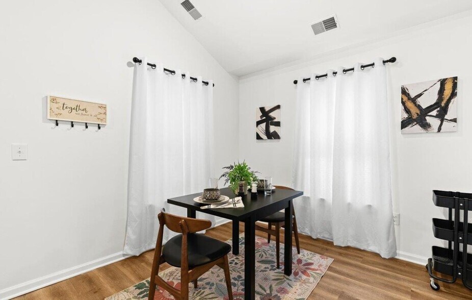 545 Calgary St, Auburn Hills, MI à vendre - Photo intérieure – Image 3 sur 5