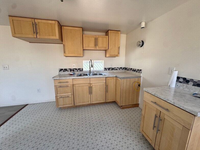 1701 W Higgins Ln, Tucson, AZ à vendre - Photo de l’immeuble – Image 2 sur 13
