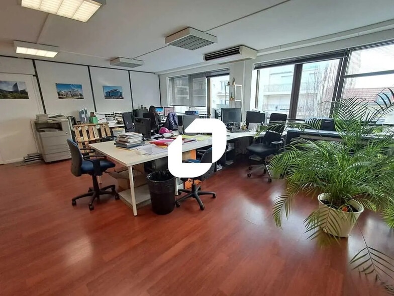Bureau dans Antony à louer - Photo de l’immeuble – Image 1 sur 9