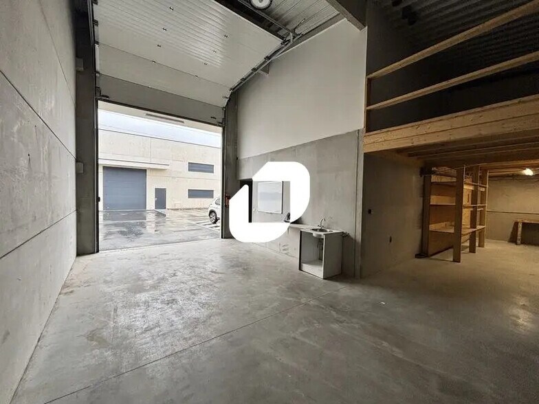 Bureau dans Mios à louer - Photo de l’immeuble – Image 1 sur 6