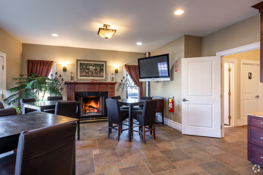 107 Tindall Rd, Middletown, NJ à louer - Photo intérieure – Image 3 sur 25