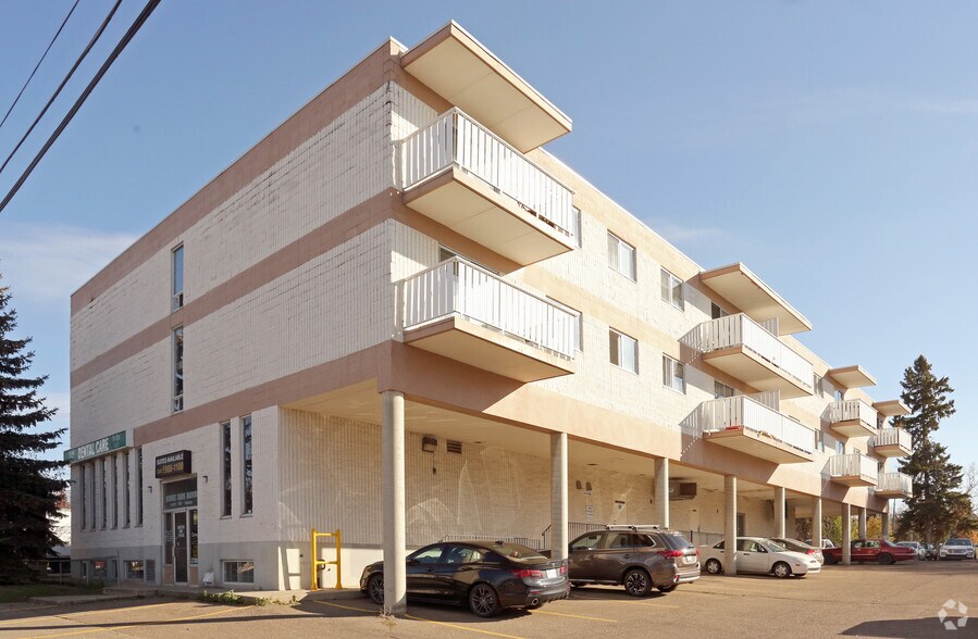 9107-9153 88th Ave NW, Edmonton, AB à louer - Photo de l’immeuble – Image 2 sur 7