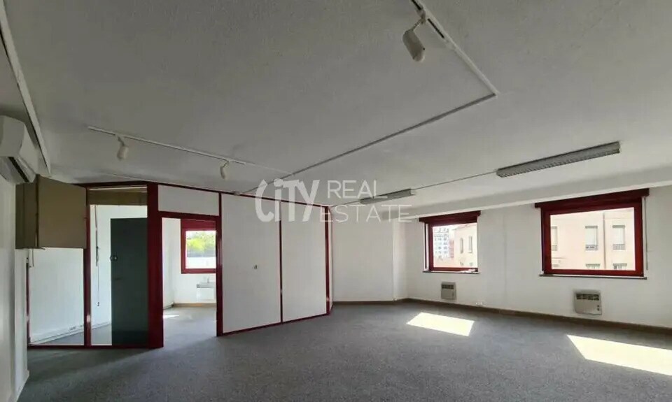 Bureau dans Lyon à louer - Photo de l’immeuble – Image 3 sur 6