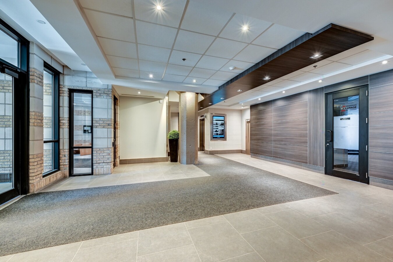 1155-1185 Av Bernard, Montréal, QC H2V 1V5 - Lot 1-5 -  - Photo intérieure - Image 2 of 5