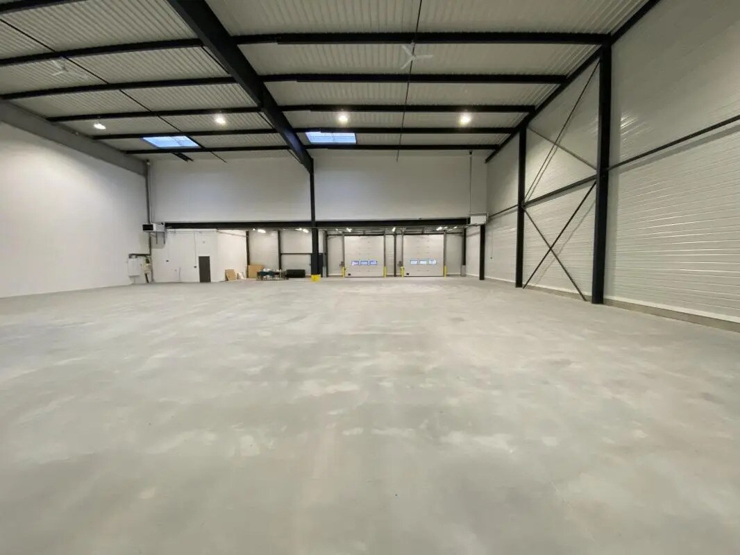 Local d’activités dans SAINT-OUEN-L'AUMONE à louer Photo intérieure– Image 1 sur 13