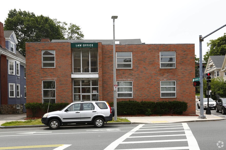 556 Cambridge St, Allston, MA à vendre - Photo de l’immeuble – Image 2 sur 13