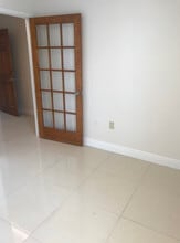 4000 N State Road 7, Lauderdale Lakes, FL à louer Photo intérieure– Image 2 sur 4