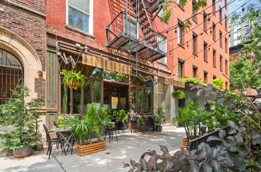 195 10th Ave, New York, NY à vendre - Photo de l’immeuble – Image 1 sur 17