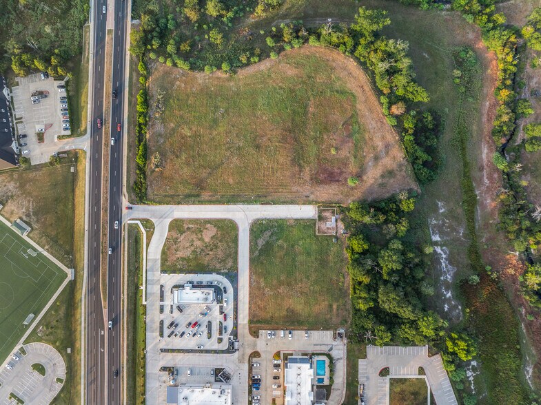 3031 University Dr E, College Station, TX à vendre - Photo de l’immeuble – Image 2 sur 14