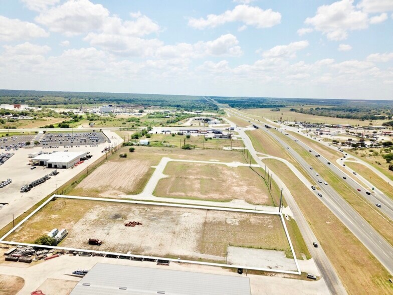 TBD Interstate 37 Frontage Road, Elmendorf, TX à vendre - Photo principale – Image 1 sur 12