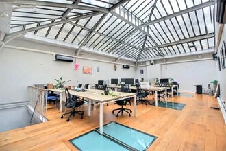 61 Rue Du Faubourg Saint-Denis, Paris à louer Photo de l’immeuble– Image 1 sur 5