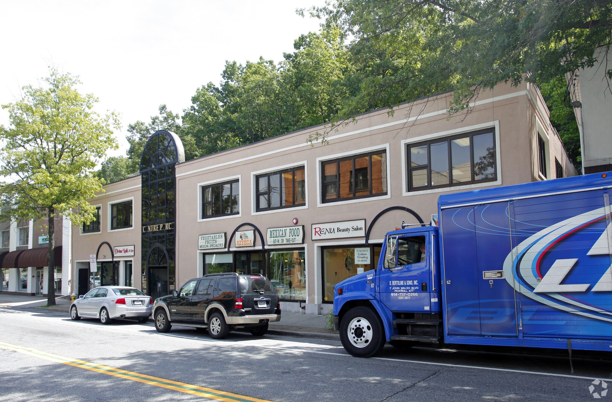 125-131 E Main St, Mount Kisco, NY à louer Photo principale– Image 1 sur 9
