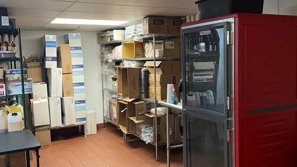 666 Main Ave, Norwalk, CT à vendre - Photo intérieure – Image 3 sur 17