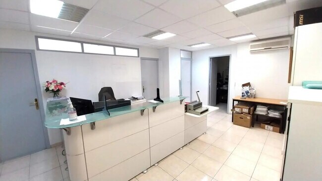 Plus de détails pour Bureau à vendre