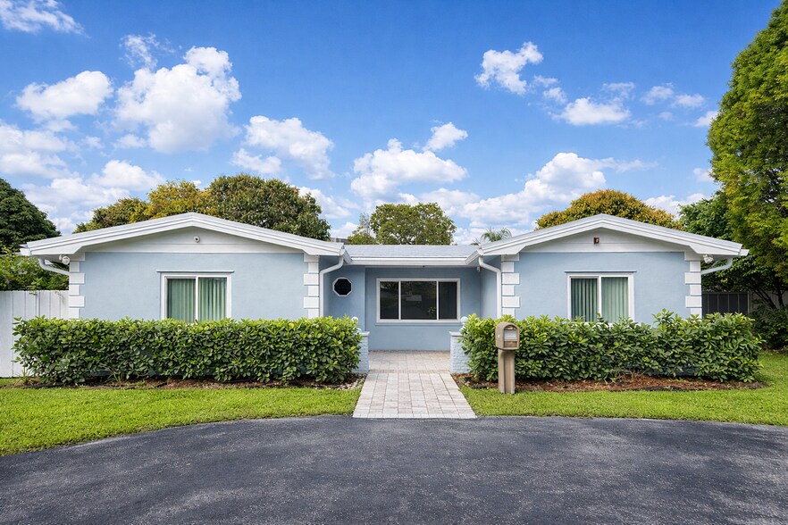 3700 NW 27th St, Lauderdale Lakes, FL à vendre - Photo de l’immeuble – Image 2 sur 11
