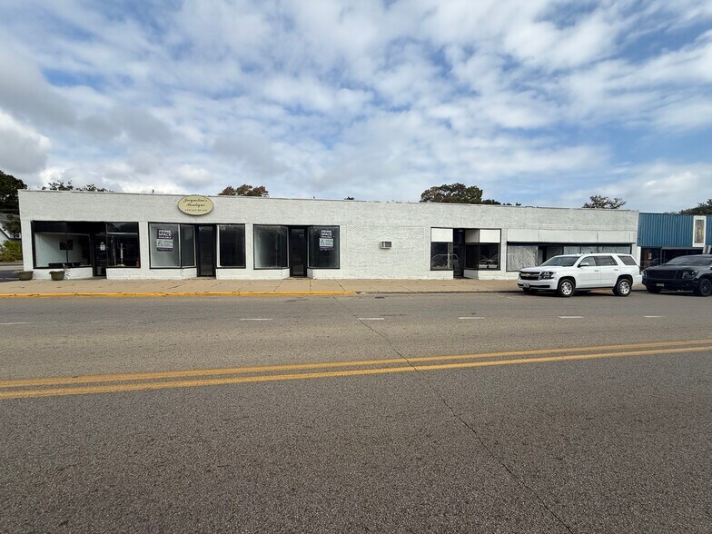 814-824 Glen Flora Ave, Waukegan, IL à louer - Photo de l’immeuble – Image 1 sur 5