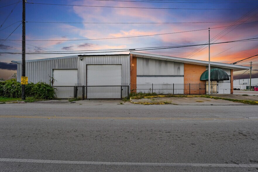 16144 Market St, Channelview, TX à vendre - Photo de l’immeuble – Image 2 sur 31