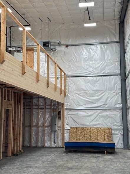 2001 Henson Rd, Mount Vernon, WA à louer - Photo de l’immeuble – Image 2 sur 4