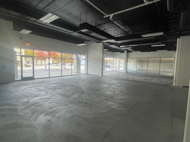 17-19 E Irving Park Rd, Roselle, IL à louer - Photo de l’immeuble – Image 2 sur 10