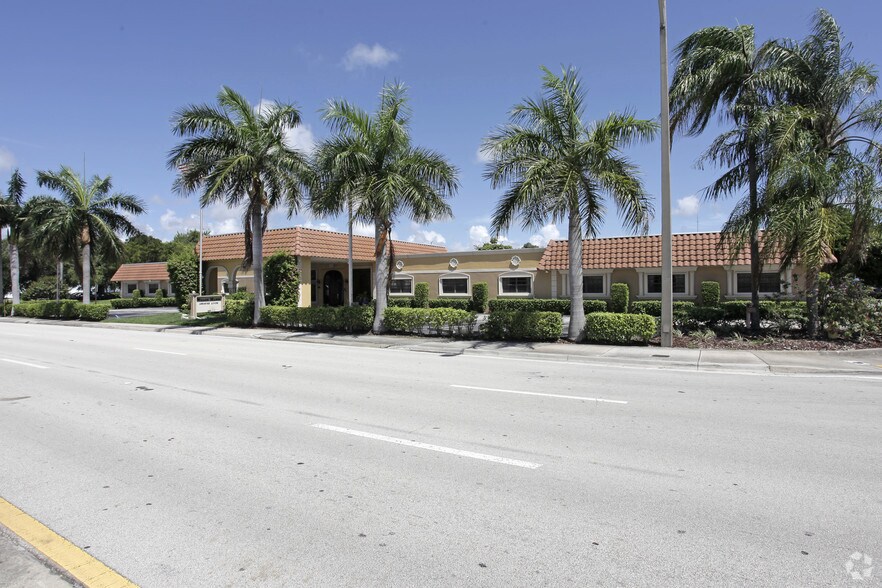 151 SW 1st St, Dania Beach, FL à louer - Photo principale – Image 1 sur 10