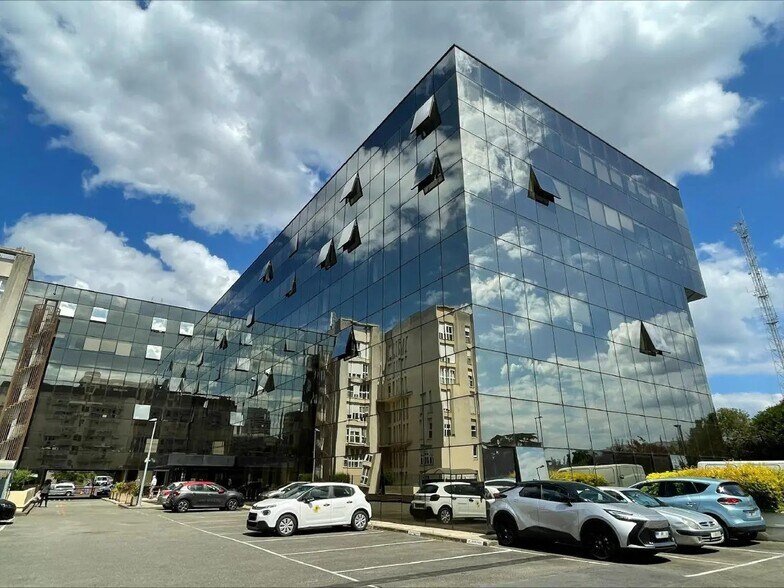 Bureau dans Cergy à louer - Photo de l’immeuble – Image 3 sur 5