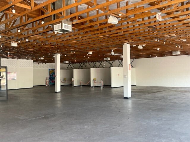 301 E Camelback Rd, Phoenix, AZ à louer - Photo de l’immeuble – Image 3 sur 3