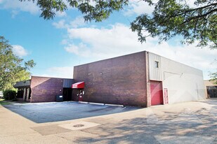 13400 Newburgh Rd, Livonia MI - Local industriel/logistique