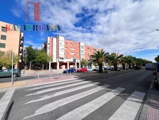 Plus de détails pour Local commercial à louer