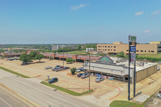 1701-1833 Airport Fwy, Bedford, TX - VUE AÉRIENNE  vue de carte - Image1