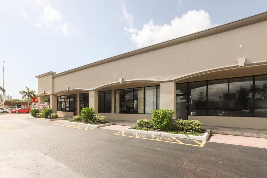 201-233 S Federal Hwy, Pompano Beach, FL à louer - Photo de l’immeuble – Image 2 sur 12