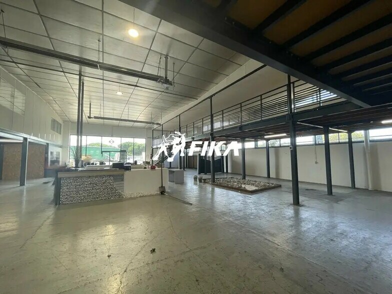 Local d’activités dans Portet-sur-Garonne à louer - Photo de l’immeuble – Image 3 sur 10