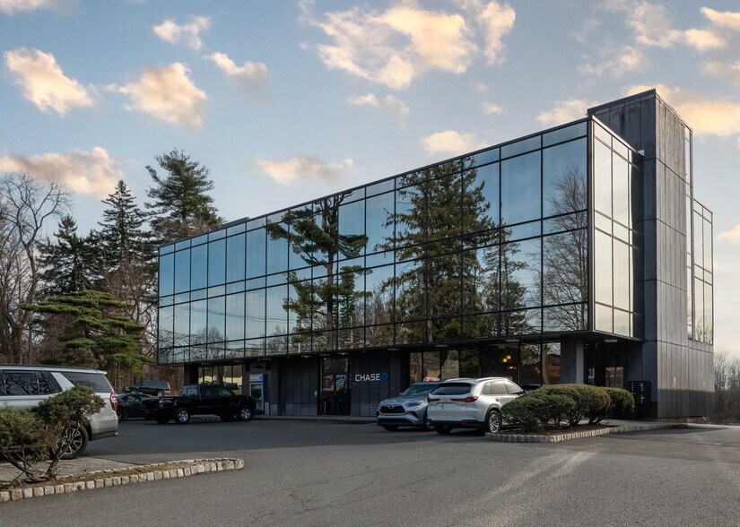 501 Chestnut Ridge Rd, Spring Valley, NY à louer - Photo de l’immeuble – Image 1 sur 12