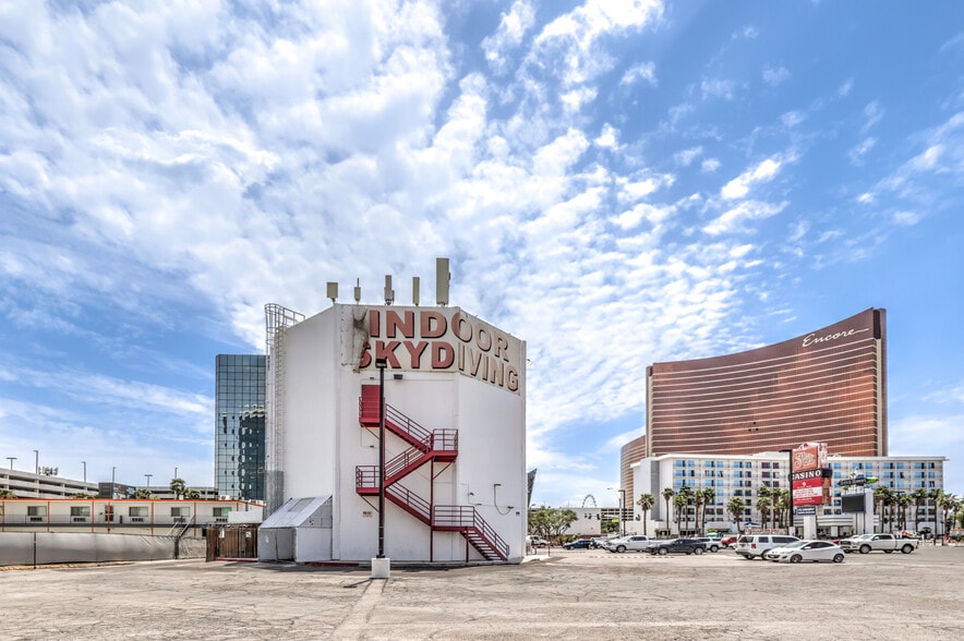 200 Convention Center Dr, Las Vegas, NV à louer - Photo de l’immeuble – Image 3 sur 8