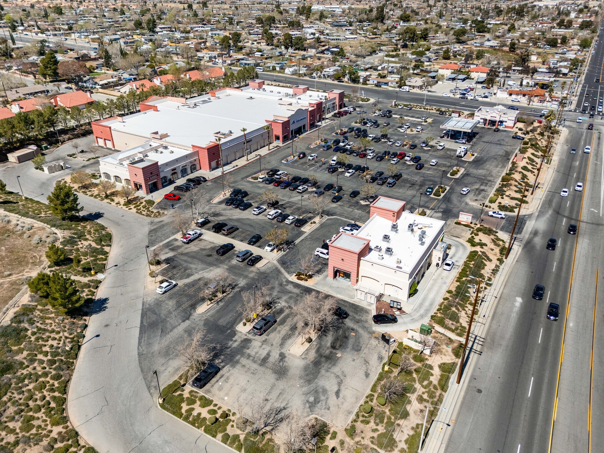 38745 Tierra Subida Ave, Palmdale, CA à vendre Photo principale– Image 1 sur 25