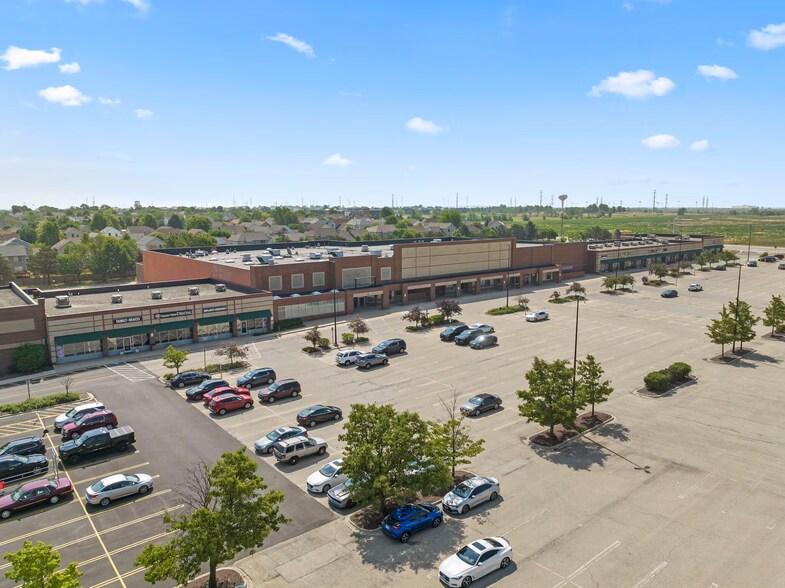 401-445 N Weber Rd, Romeoville, IL à louer - Photo de l’immeuble – Image 1 sur 15