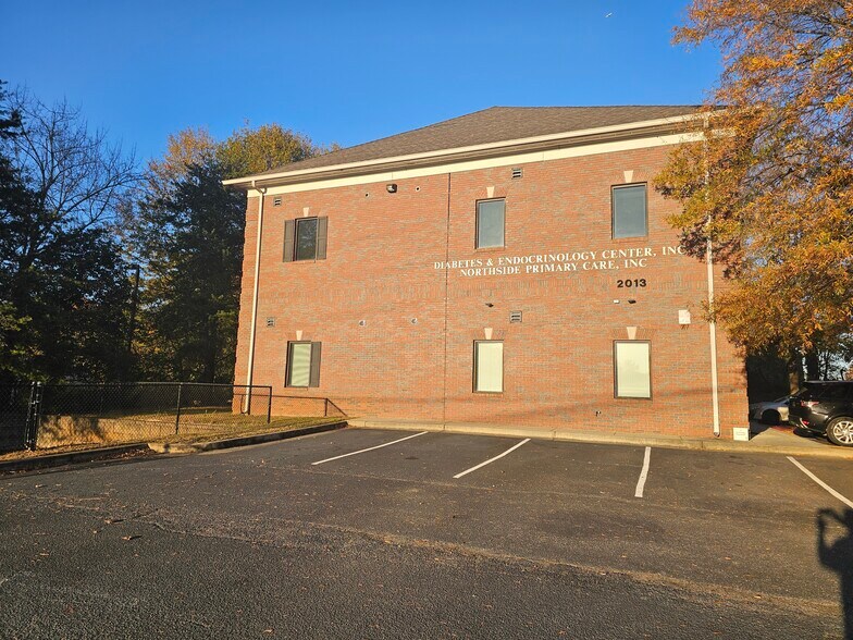 2013 Lawrenceville Suwanee Rd, Lawrenceville, GA à louer - Photo de l’immeuble – Image 3 sur 21