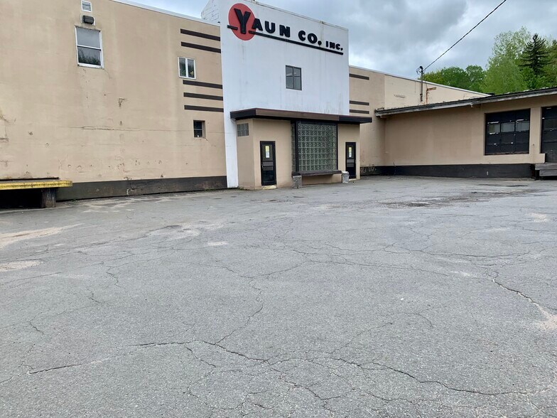 240 Chestnut St, Liberty, NY à louer - Photo de l’immeuble – Image 2 sur 29