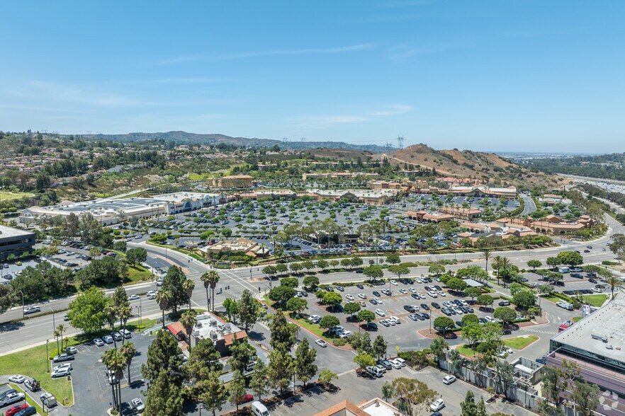8020-8100 E Santa Ana Canyon Rd, Anaheim Hills, CA à louer - Aérien – Image 3 sur 5