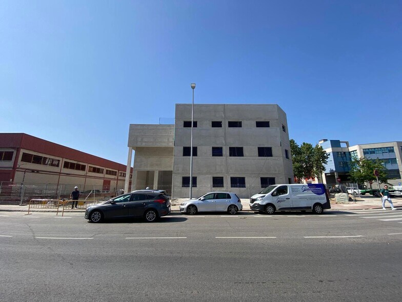 Industriel/Logistique dans Madrid, Madrid à louer - Photo de l’immeuble – Image 1 sur 10