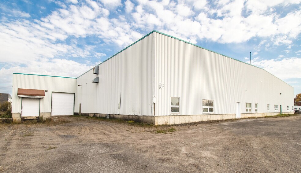 121 Rue De Naples, Saint-Augustin-de-Desmaures, QC à louer - Photo de l’immeuble – Image 2 sur 6