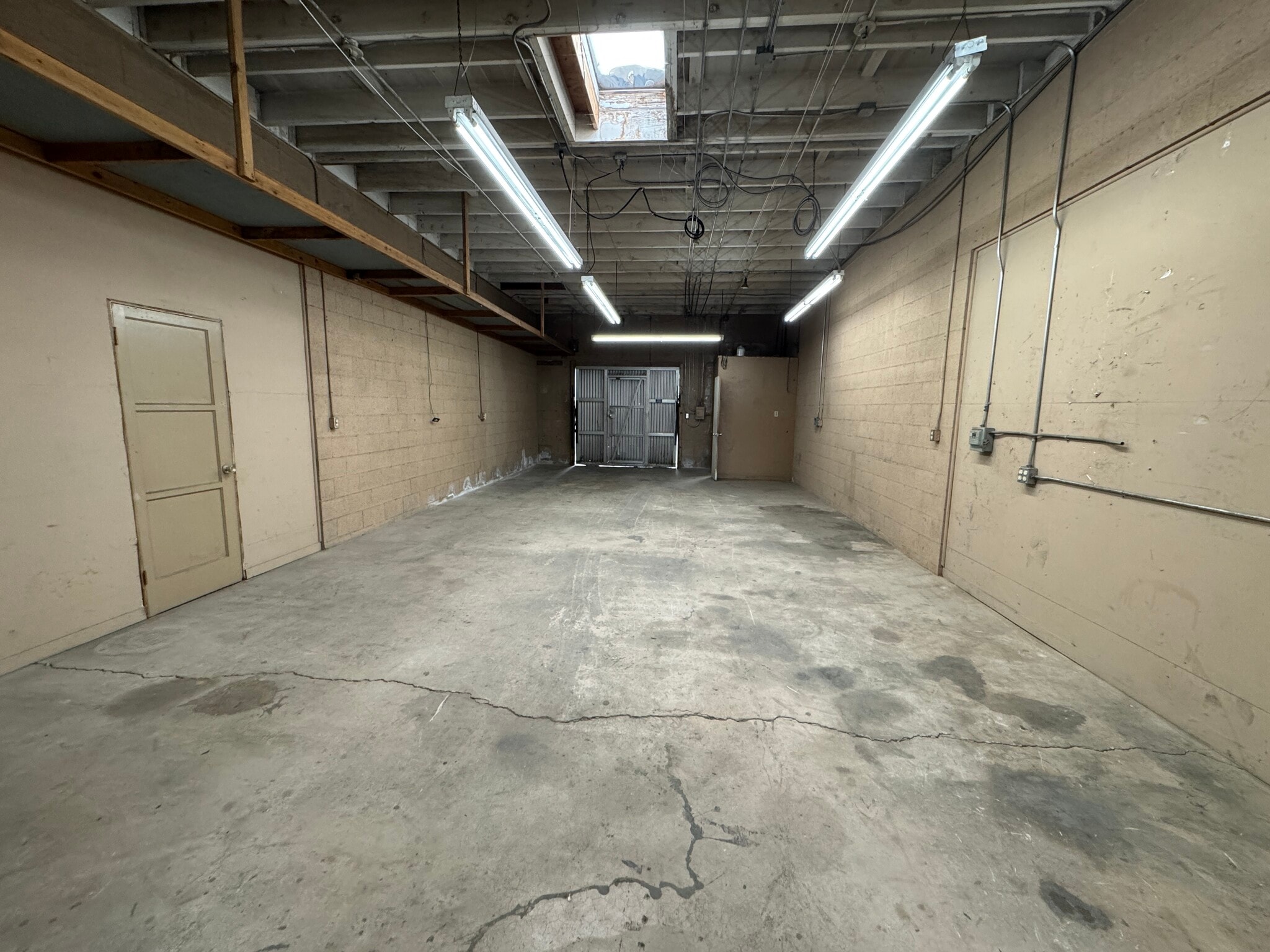 8124-8142 Orion Ave, Van Nuys, CA à louer Photo de l’immeuble– Image 1 sur 3