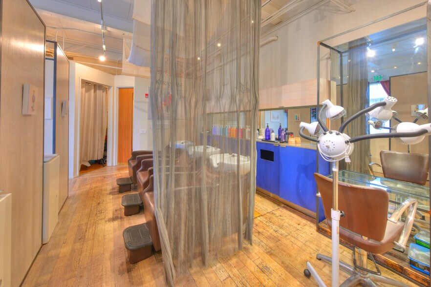 401 Kamakee St, Honolulu, HI à louer - Photo de l’immeuble – Image 3 sur 27