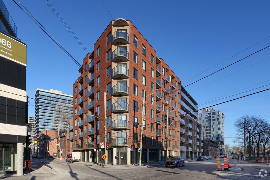 225 Rue de la Montagne, Montréal, QC à louer - Photo principale – Image 1 sur 3