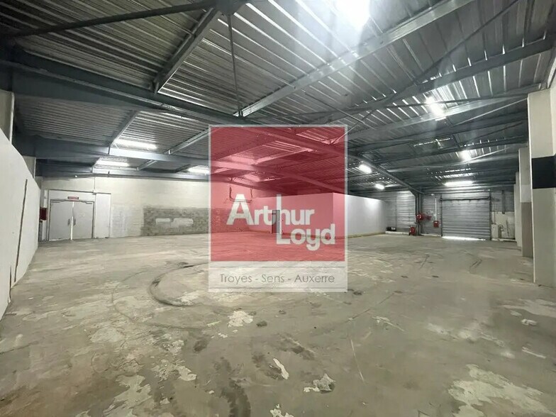 Local commercial dans Troyes à louer - Photo de l’immeuble – Image 3 sur 4