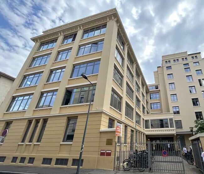 Plus de détails pour 1 Rue Du Docteur Pierre-Fleury Papillon, Villeurbanne - Bureau à vendre