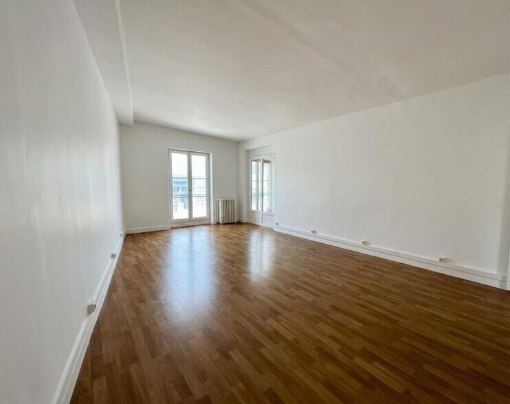 Bureau dans Paris à louer - Photo de l’immeuble – Image 2 sur 5