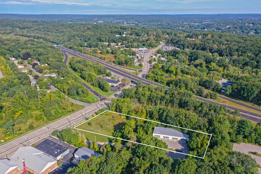 2057 Norwich New London Tpke, Uncasville, CT à vendre - Photo de l’immeuble – Image 3 sur 11