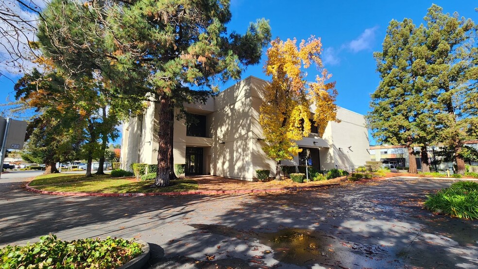 1595 Grant Ave, Novato, CA à louer - Photo de l’immeuble – Image 2 sur 9