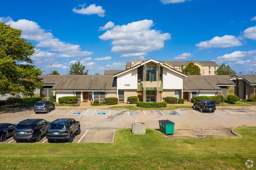 7225 S 85th East Ave, Tulsa, OK à vendre - Photo principale – Image 1 sur 24