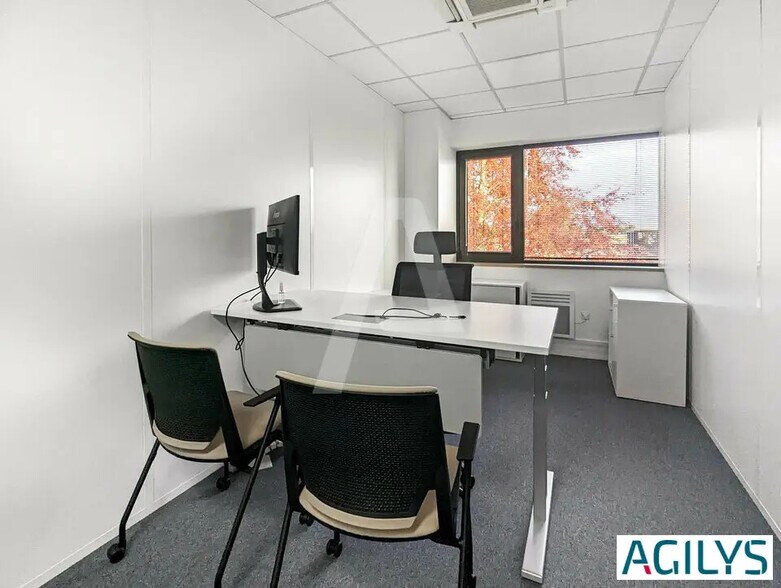 Bureau dans Villebon-sur-Yvette à louer - Photo de l’immeuble – Image 2 sur 11